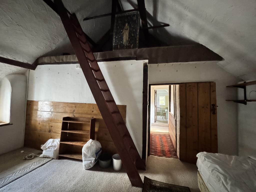 Lot: 161 - CITY CENTRE PERIOD HOUSE - Bedroom